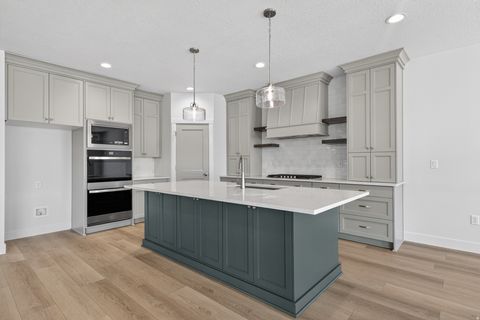 Photo of 60 W GLEN WAY #113, South Weber, UT 84405 (MLS # 2156873)