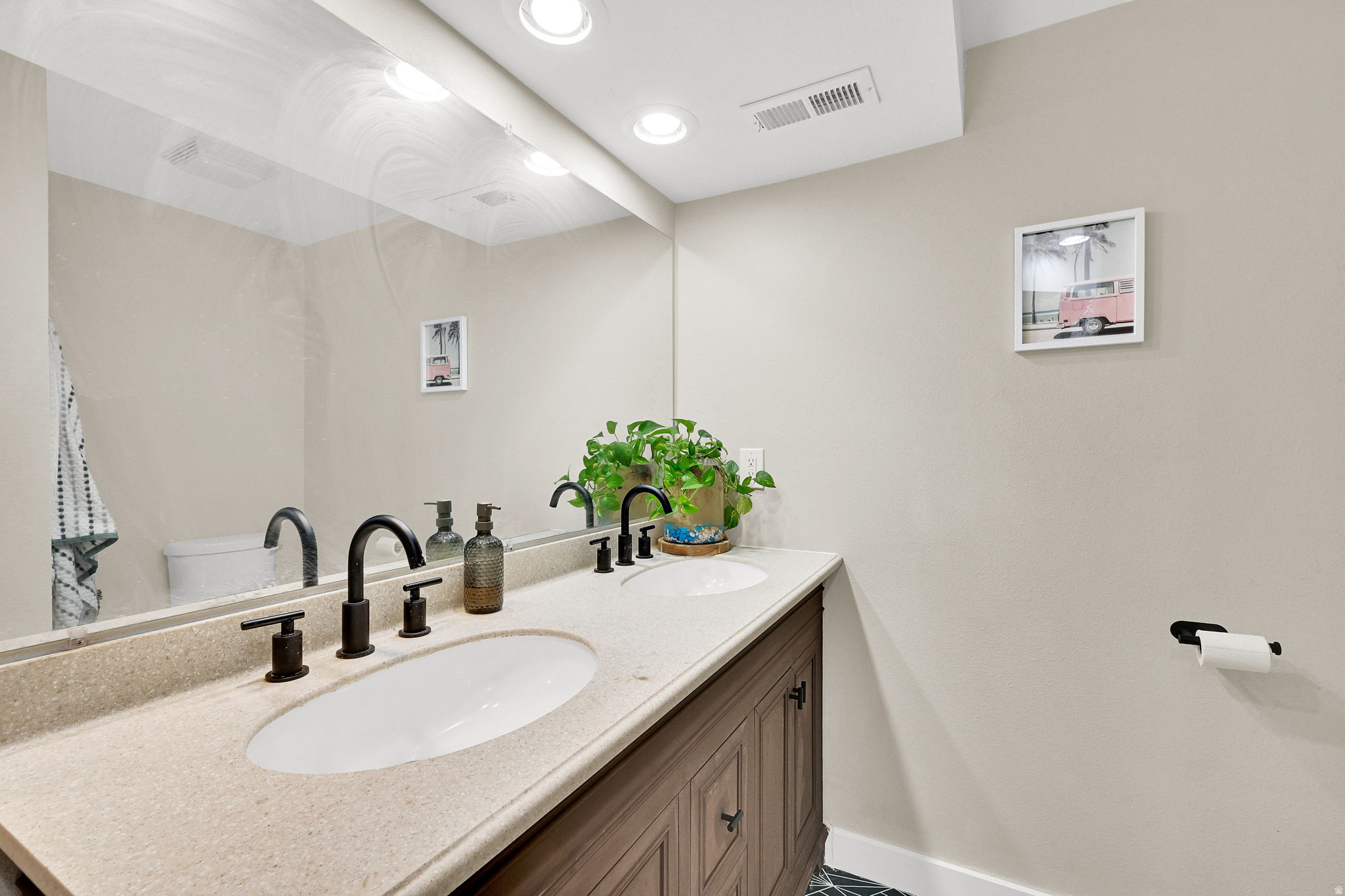 MISTY HILLS - Residential