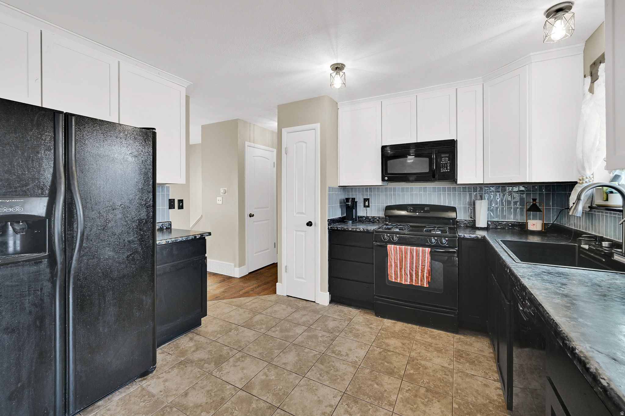 MISTY HILLS - Residential