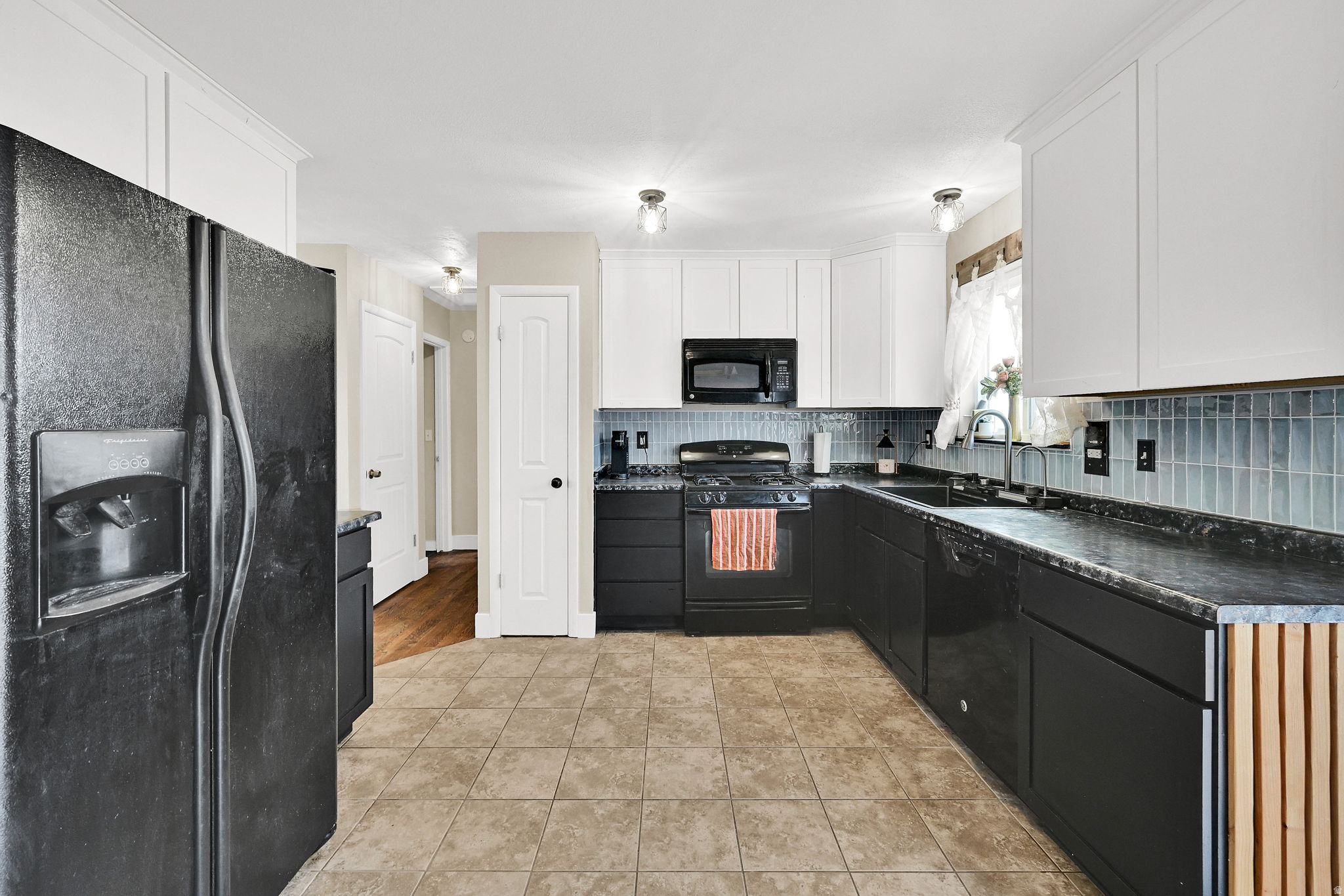 MISTY HILLS - Residential