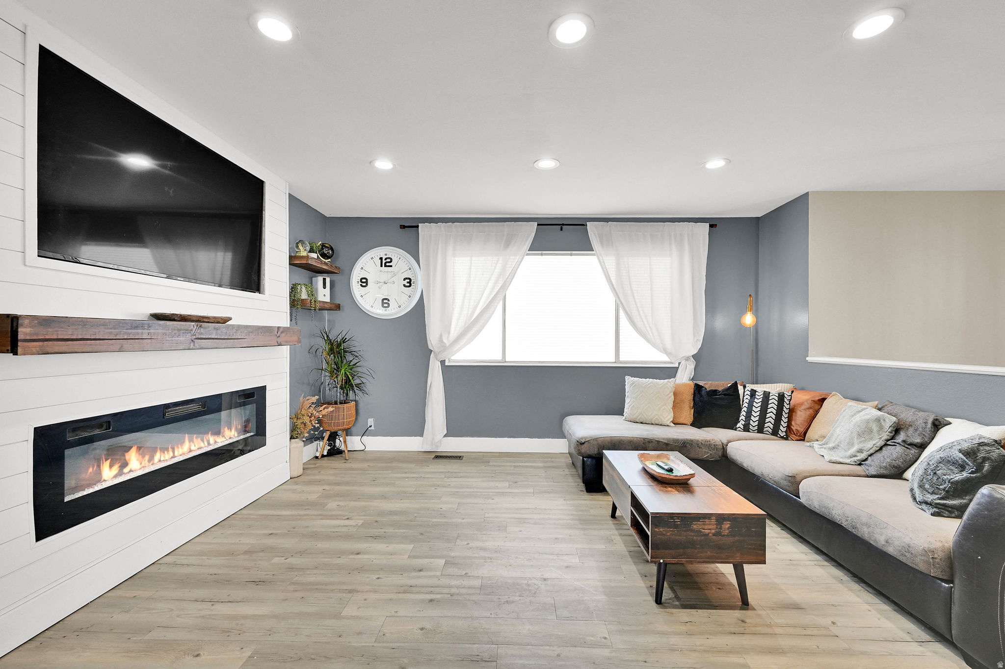 MISTY HILLS - Residential