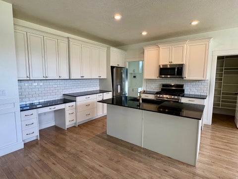 Tiny photo for 104 W GLENNA WAY, Farmington, UT 84025 (MLS # 2169468)