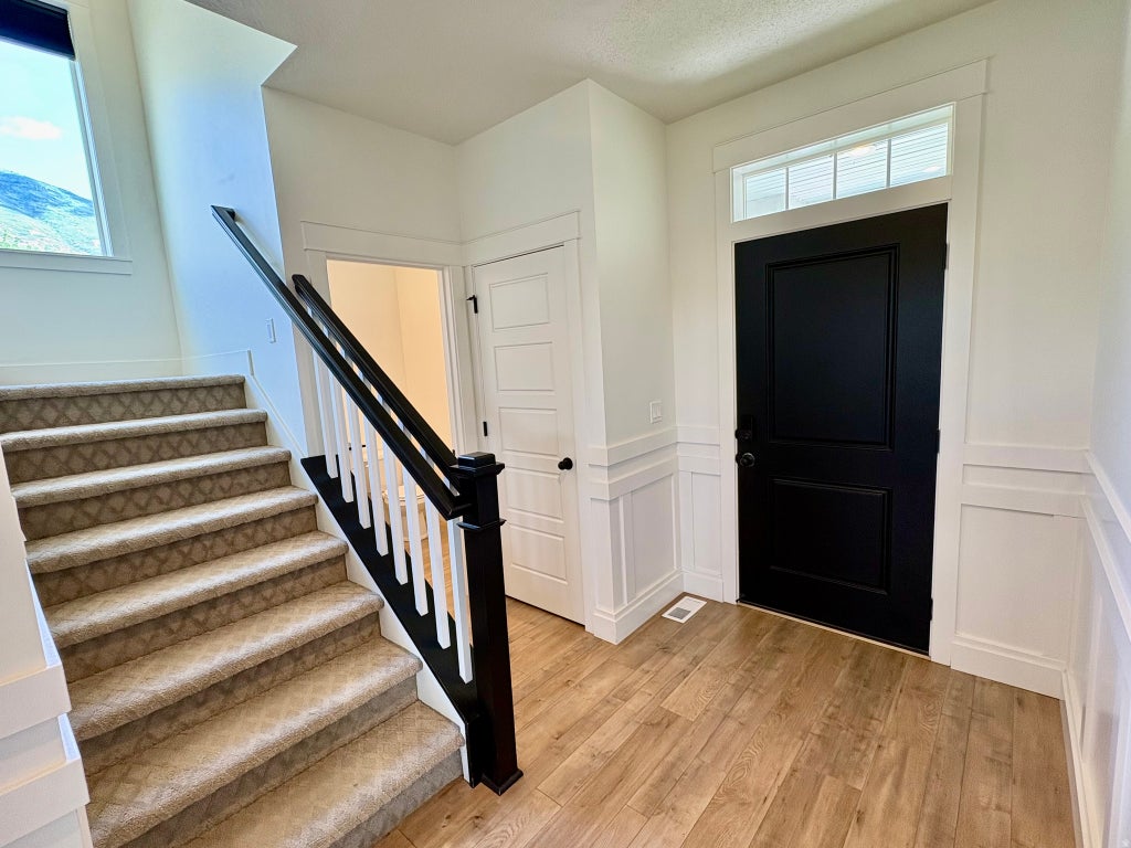 Photo of 104 W GLENNA WAY, Farmington, UT 84025 (MLS # 2169468)
