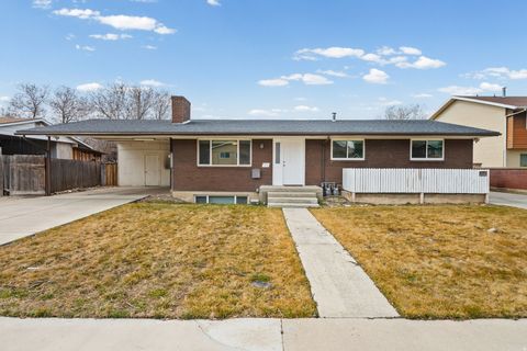 Photo of 1111 N 150 W, Orem, UT 84057 (MLS # 2139575)