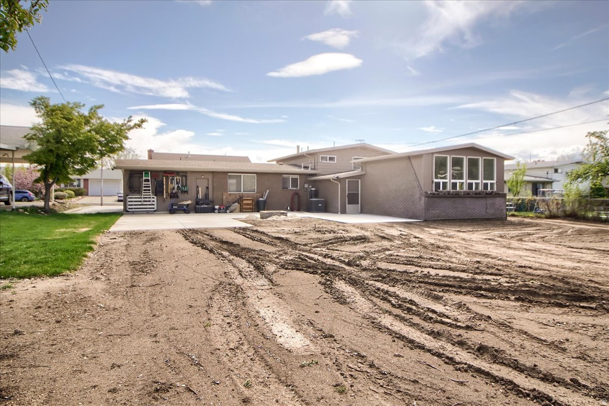 LAKEWOOD VILLAGE - Residential