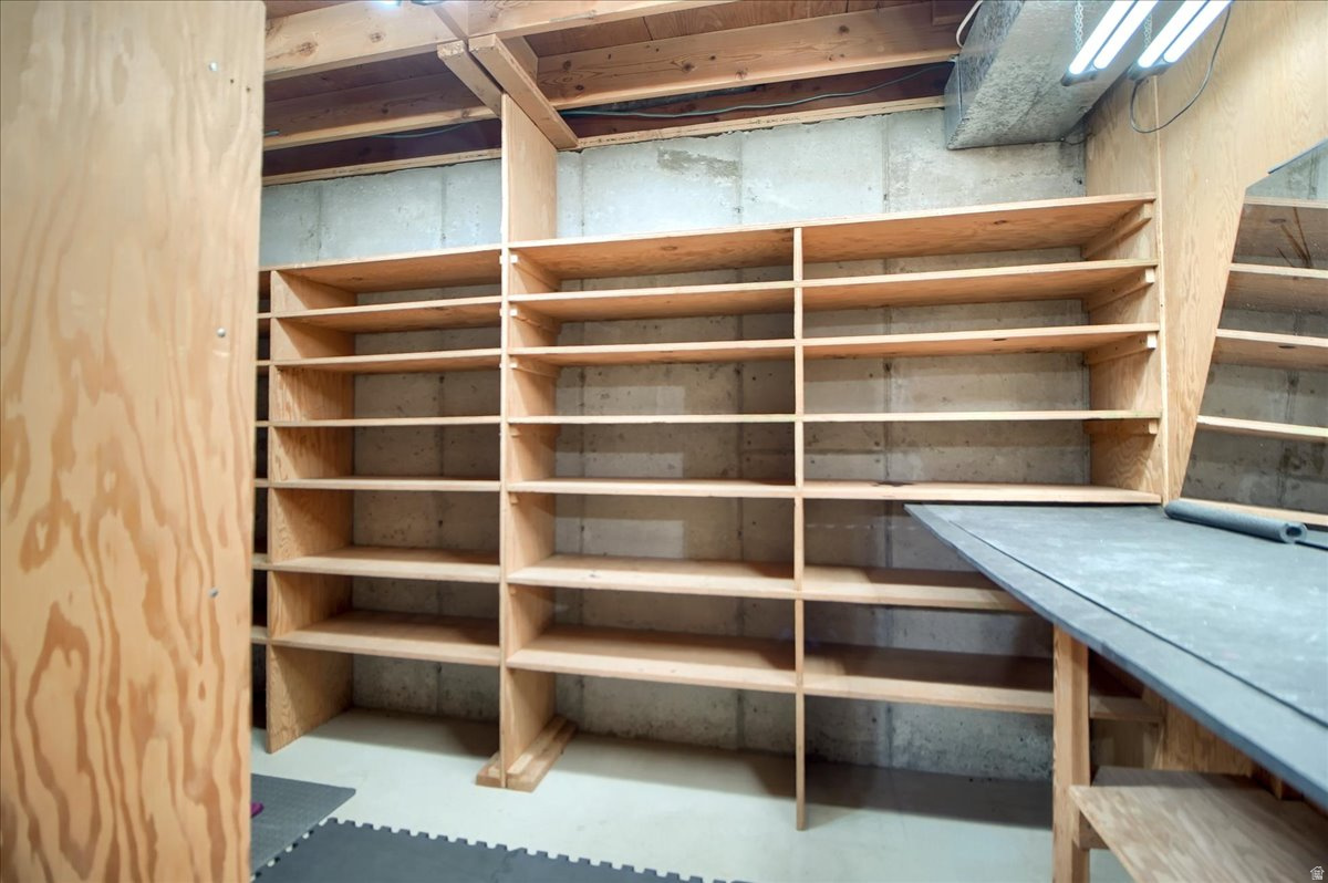 LAKEWOOD VILLAGE - Residential