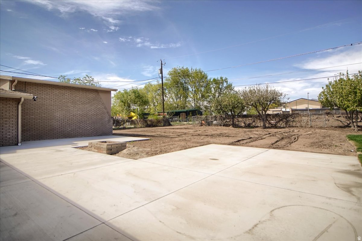 LAKEWOOD VILLAGE - Residential