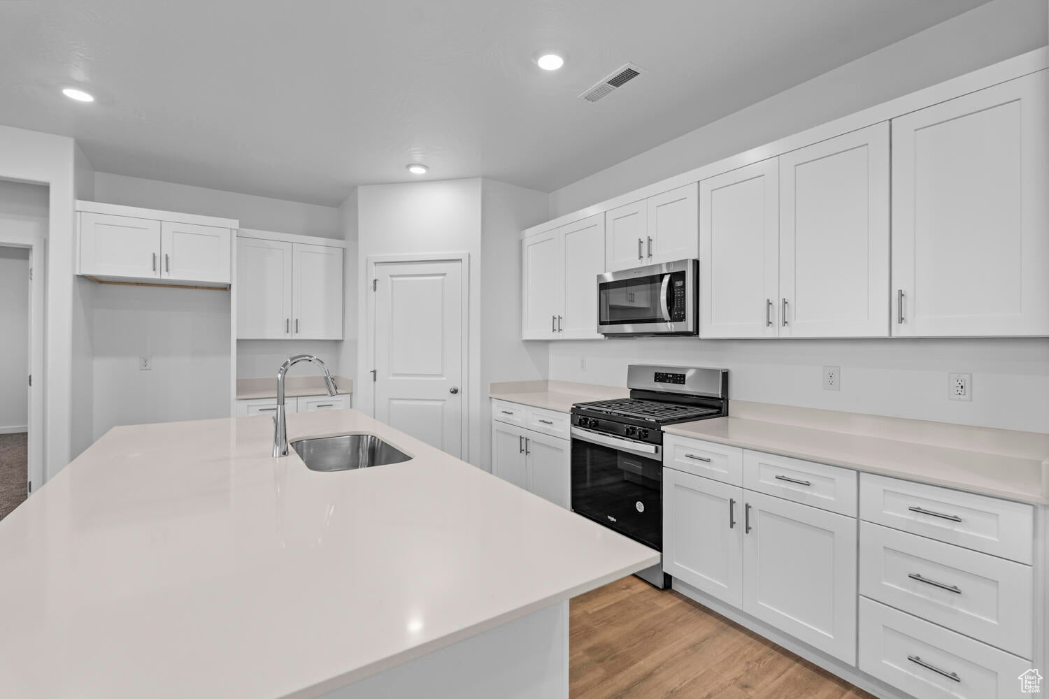 CORRAL HOLLOW AT LONG VALLEY - Residential