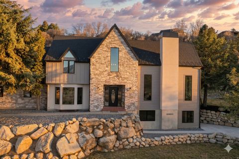 Photo of 10828 S LOSTWOOD DR, Sandy, UT 84092 (MLS # 2144793)