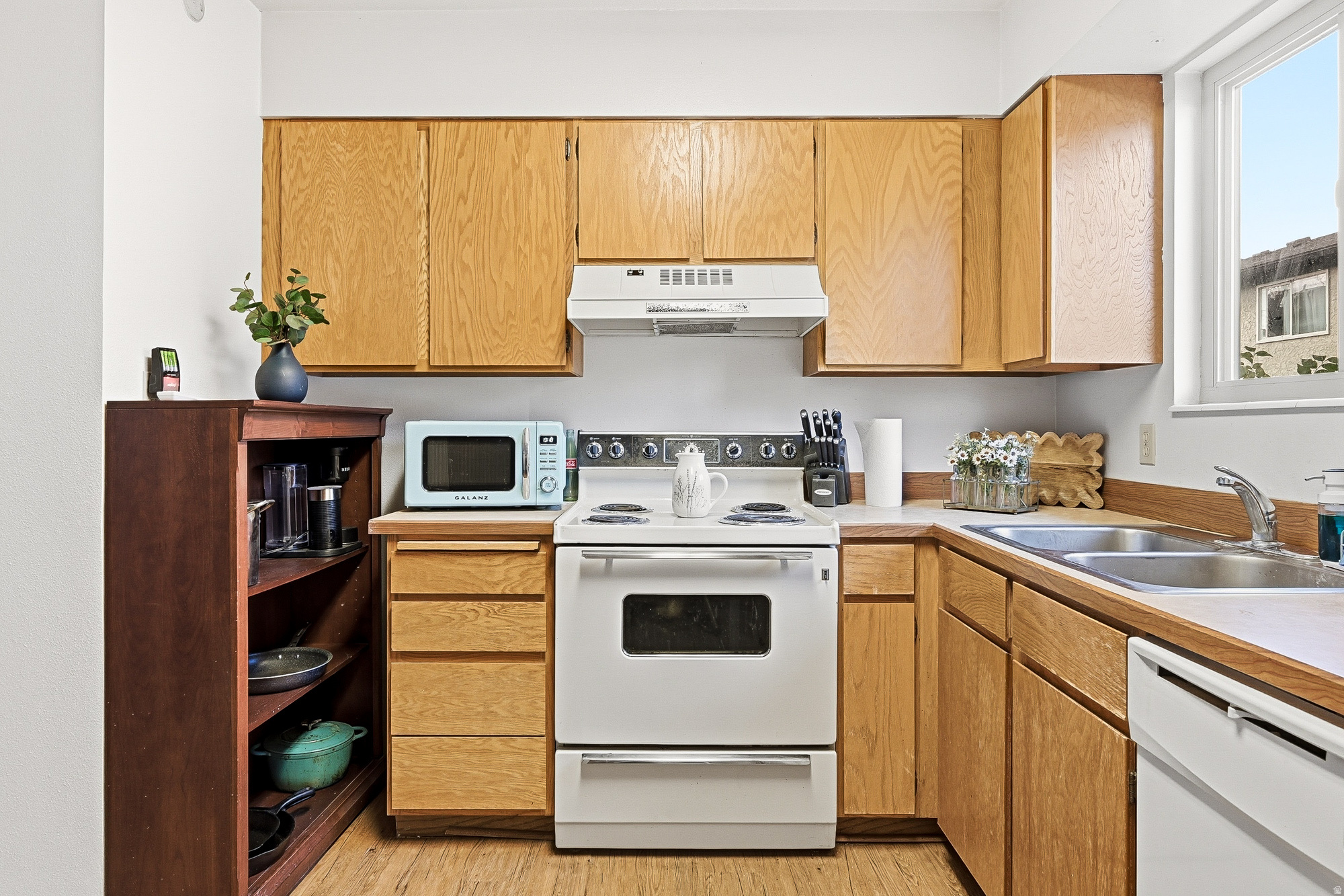 HILLSIDE VILLAS - Residential