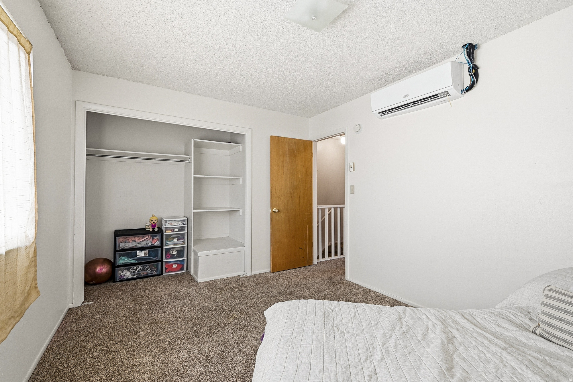 HILLSIDE VILLAS - Residential