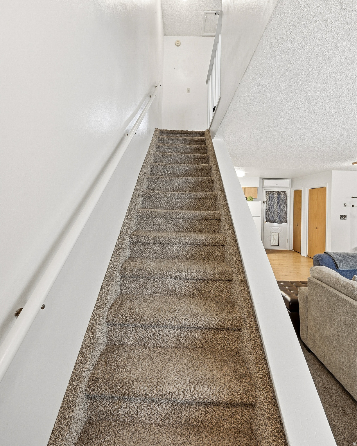 HILLSIDE VILLAS - Residential