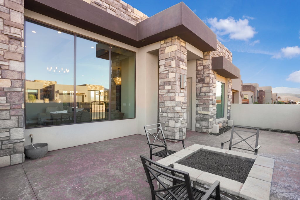 Photo of 513 W 80 S, Ivins, UT 84738 (MLS # 2185570)