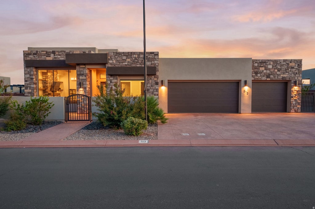 Photo of 513 W 80 S, Ivins, UT 84738 (MLS # 2185570)