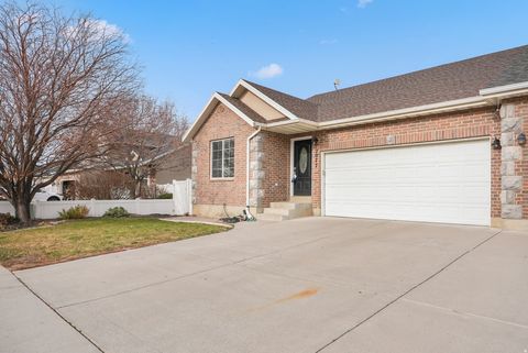 Photo of 2077 E 1710 S, Spanish Fork, UT 84660 (MLS # 2127362)