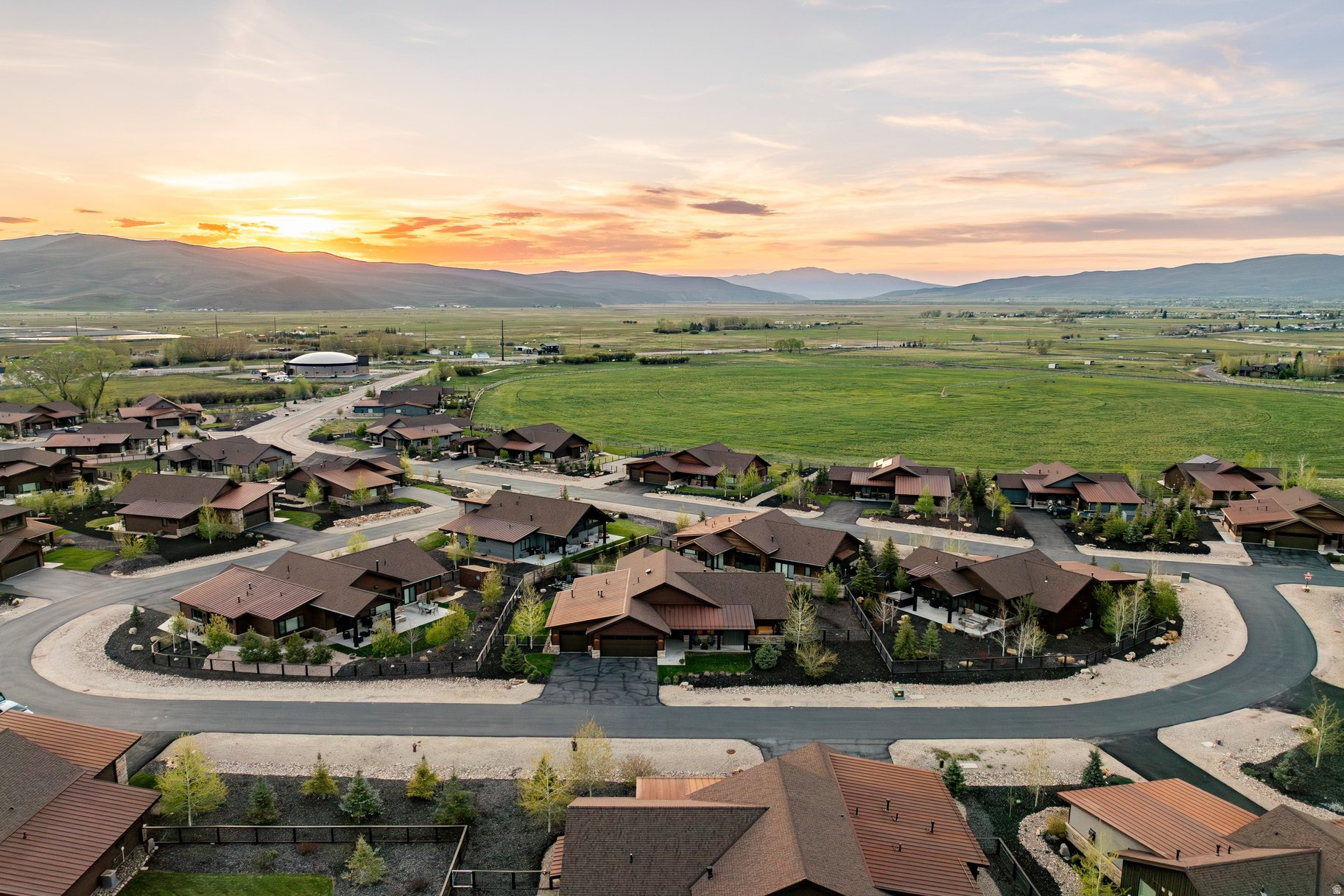 HIGH STAR RANCH - Residential