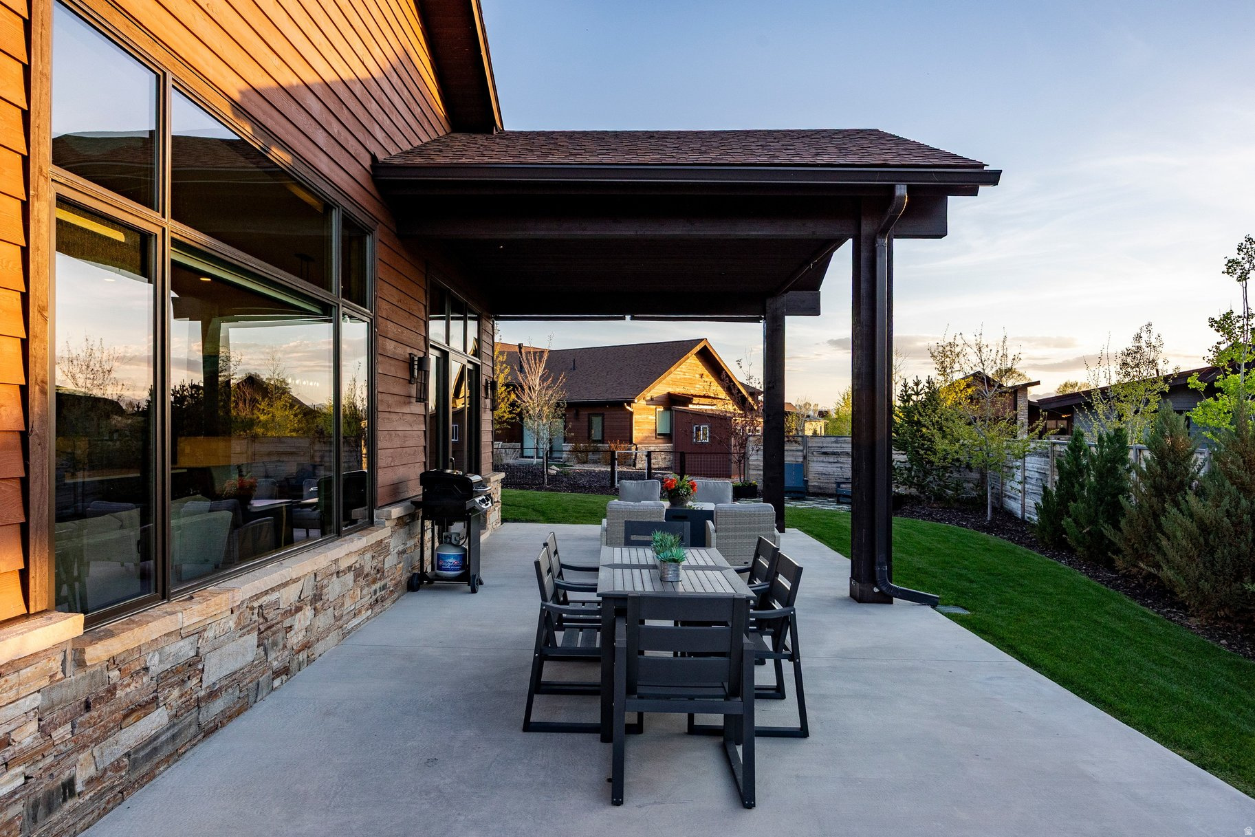 HIGH STAR RANCH - Residential