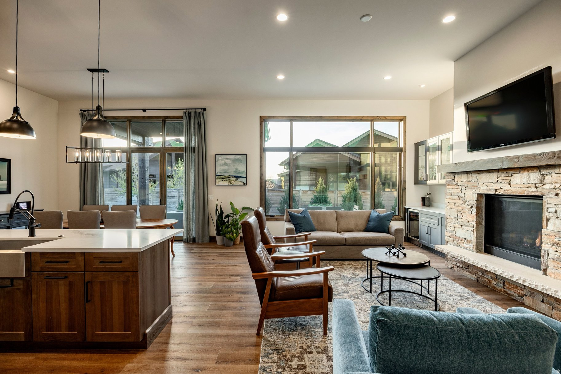 HIGH STAR RANCH - Residential