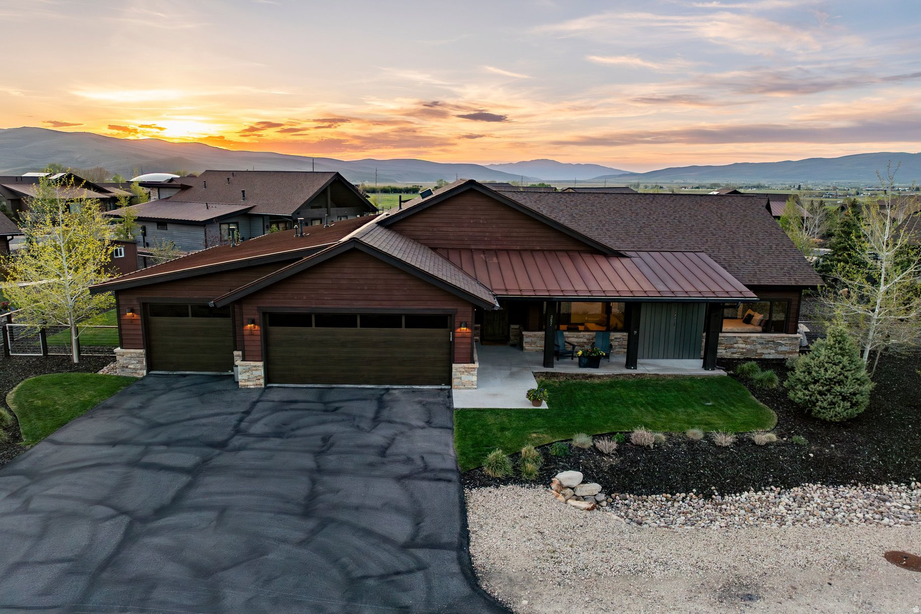 HIGH STAR RANCH - Residential
