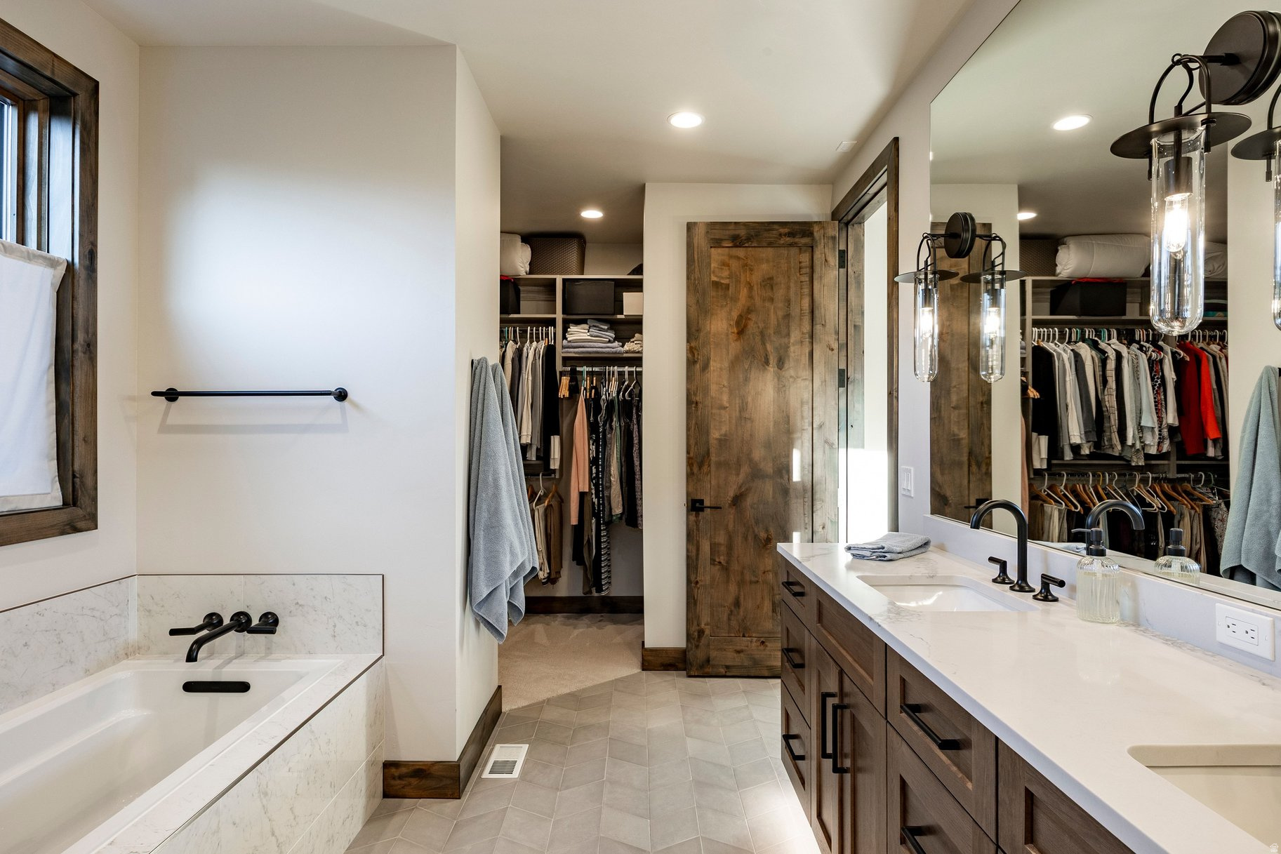 HIGH STAR RANCH - Residential