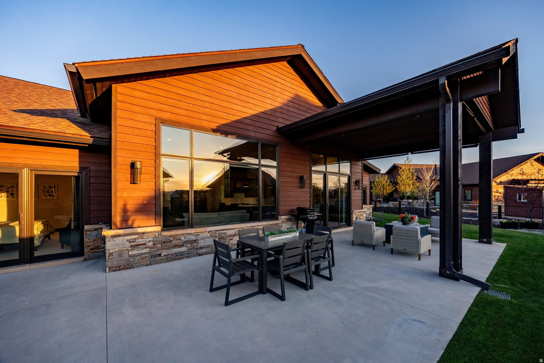 HIGH STAR RANCH - Residential