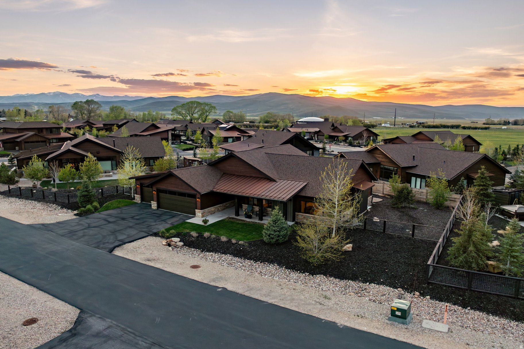 HIGH STAR RANCH - Residential