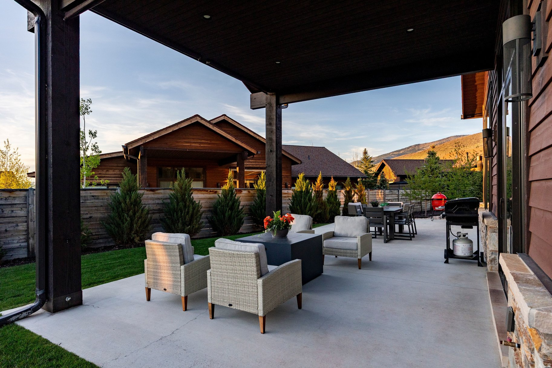 HIGH STAR RANCH - Residential