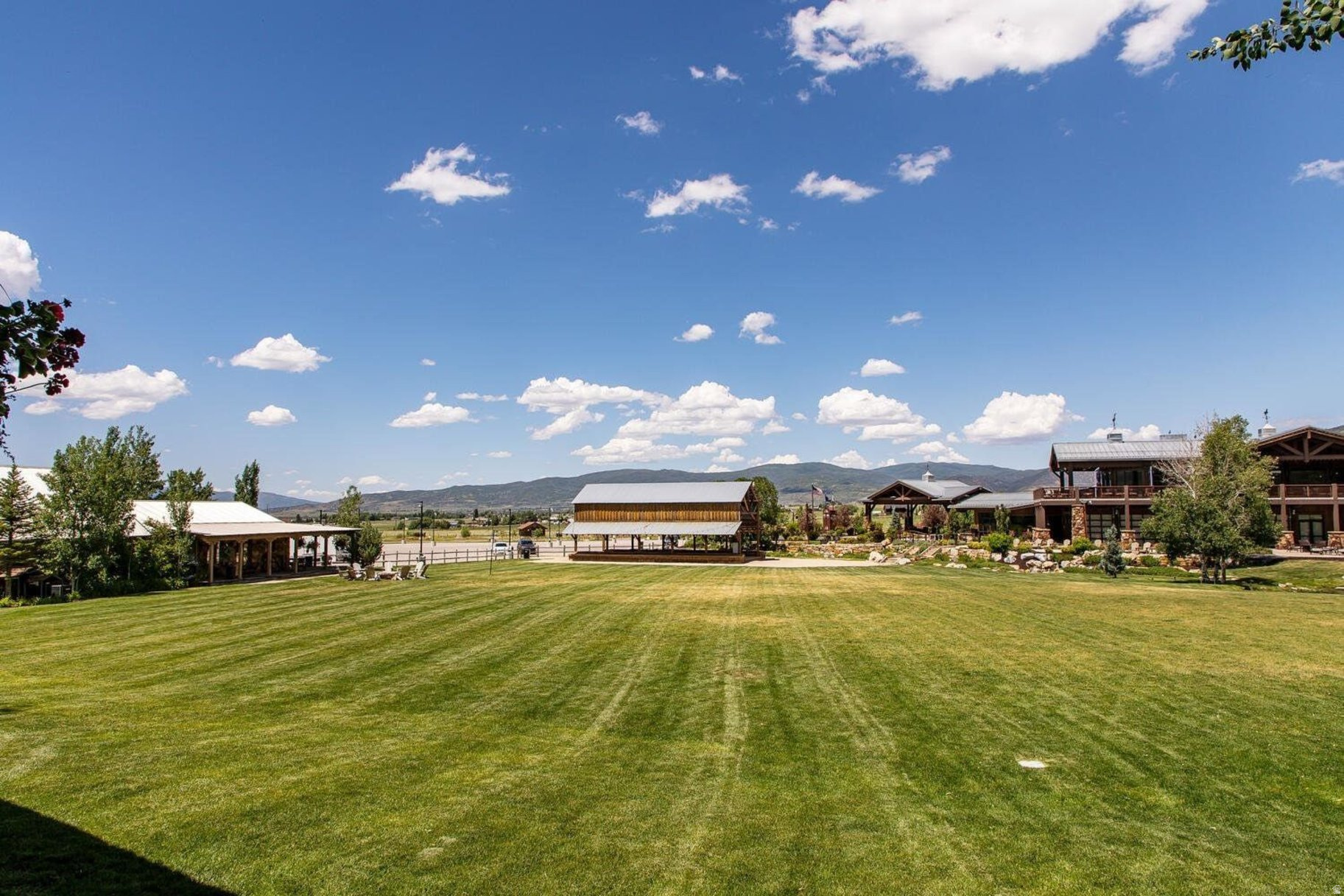 HIGH STAR RANCH - Residential