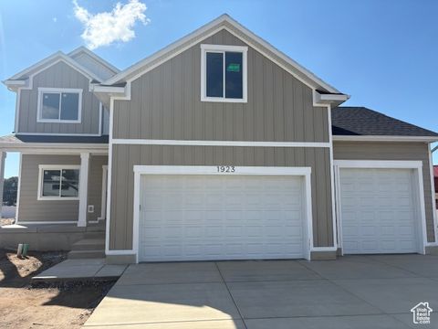 Photo of 1923 W 1340 N, Clinton, UT 84015 (MLS # 2115326)