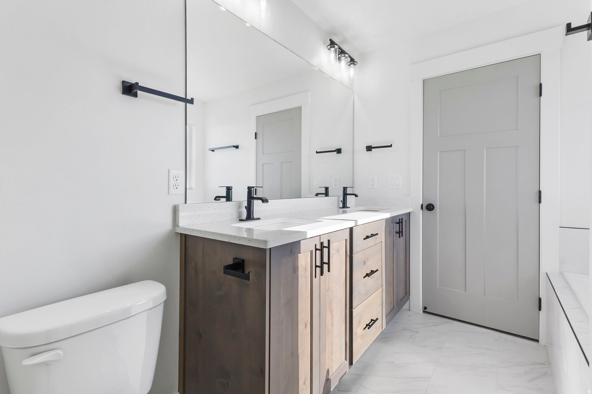 REGENCY GARDENS - Residential