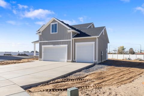 Photo of 1923 W 1340 N, Clinton, UT 84015 (MLS # 2115326)