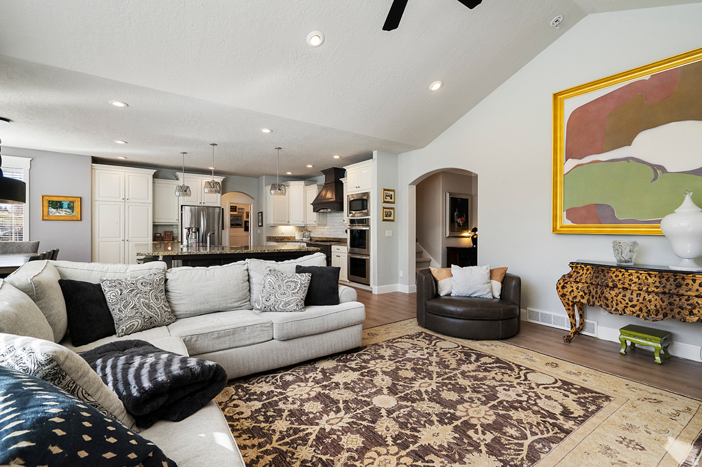 LINDON HIDDEN MEADOWS - Residential