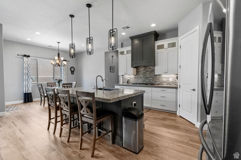 Tiny photo for 3243 S SANDSTONE DR, Hurricane, UT 84737 (MLS # 2109229)