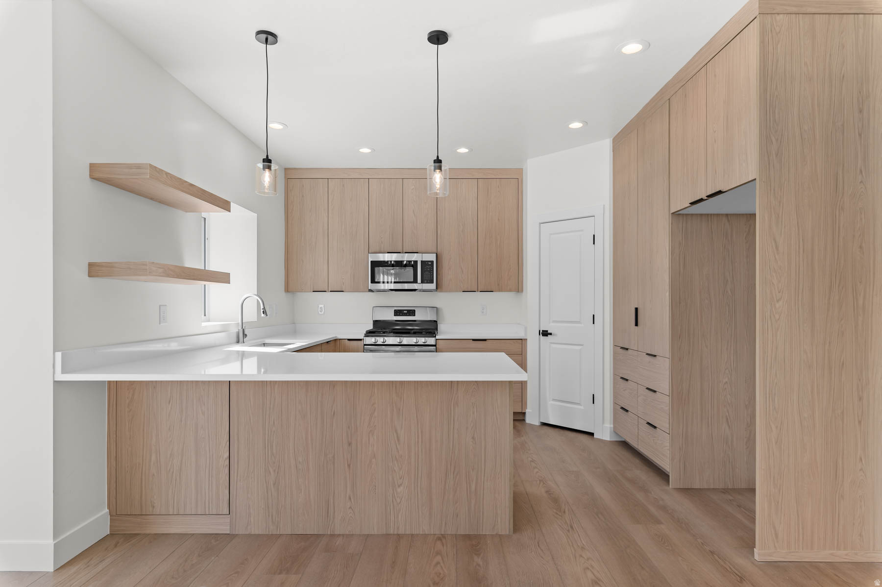 BELLE HOLLOW - Residential