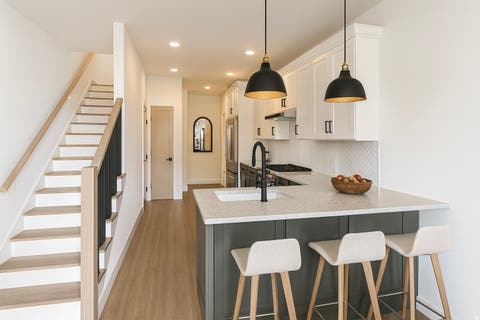 Townhouse For Sale - 11331 S Lake Run Rd<br/> South Jordan, UT 84009