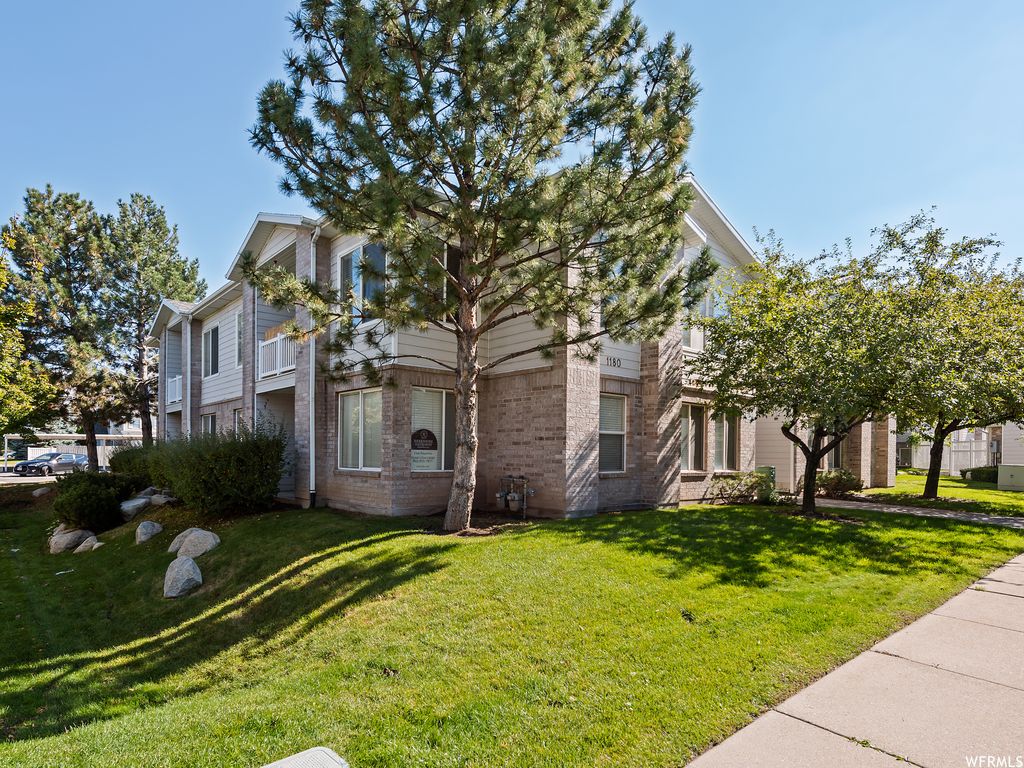 Photo of 1180 E 6600 S #1, Murray, UT 84121 (MLS # 2162407)