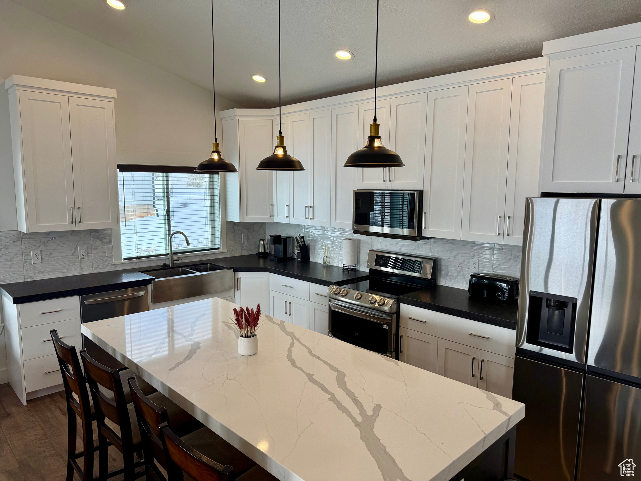 3153 S Country Club Way, Garden City, Utah image 5