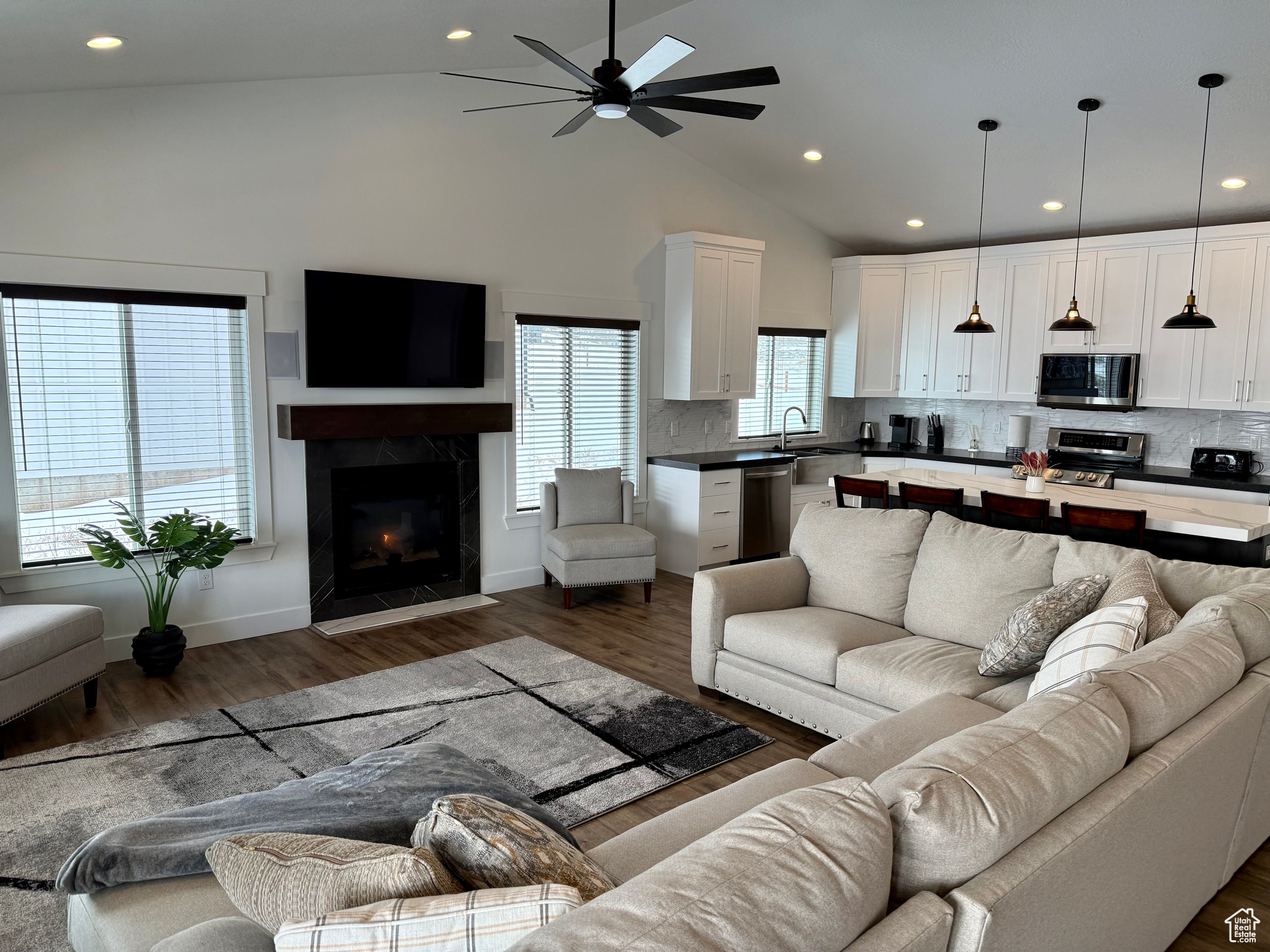 3153 S Country Club Way, Garden City, Utah image 4