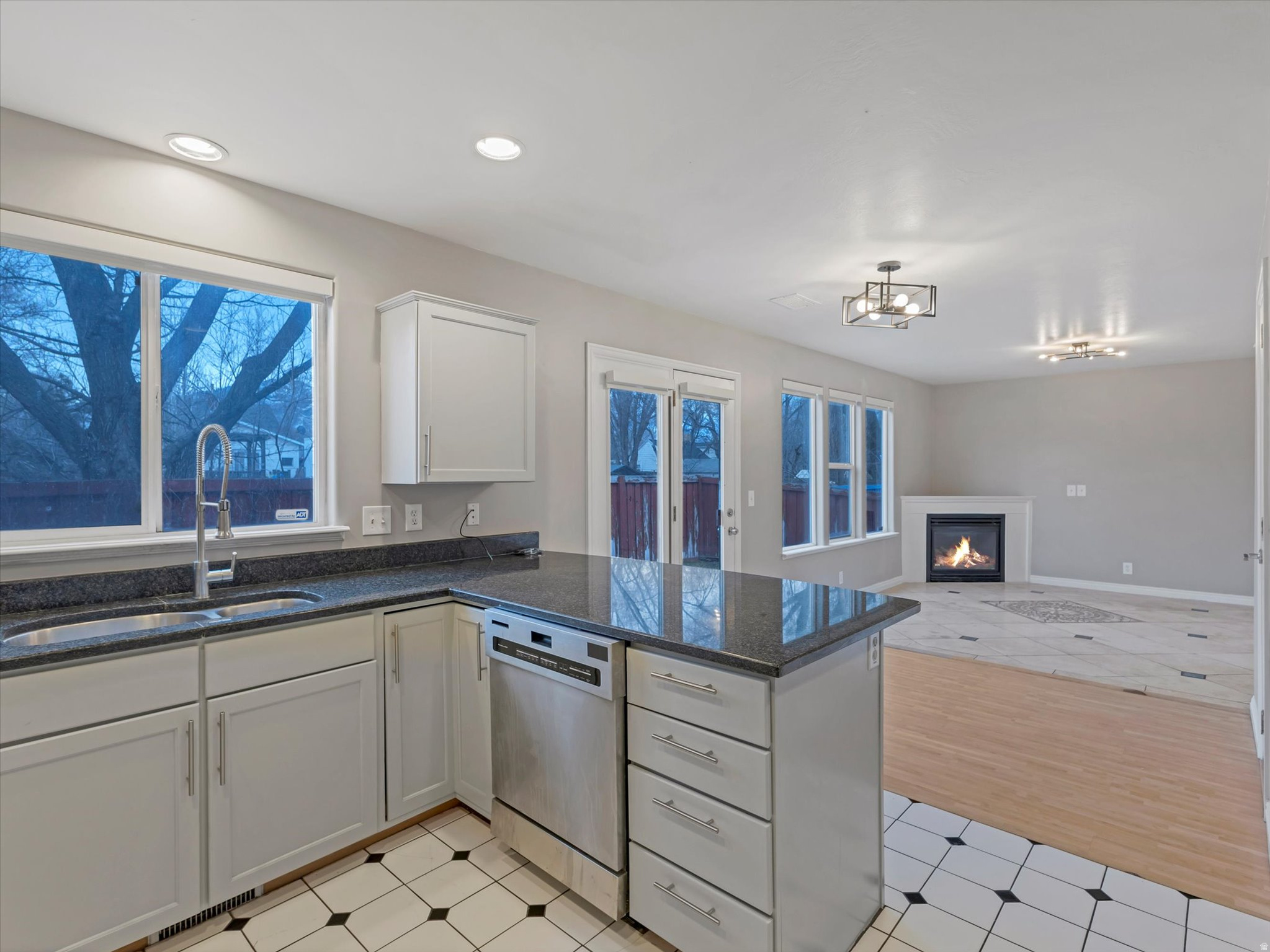 ASPENS CONDOMINIUMS - Residential