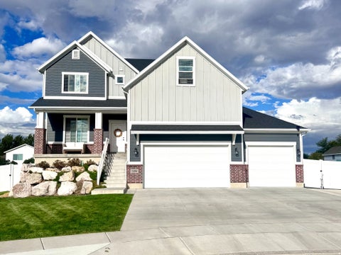 Photo of 1496 W 2000 S, Syracuse, UT 84075 (MLS # 2185906)
