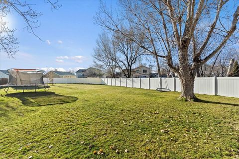 Tiny photo for 2377 W 2120 N, Clinton, UT 84015 (MLS # 2127136)