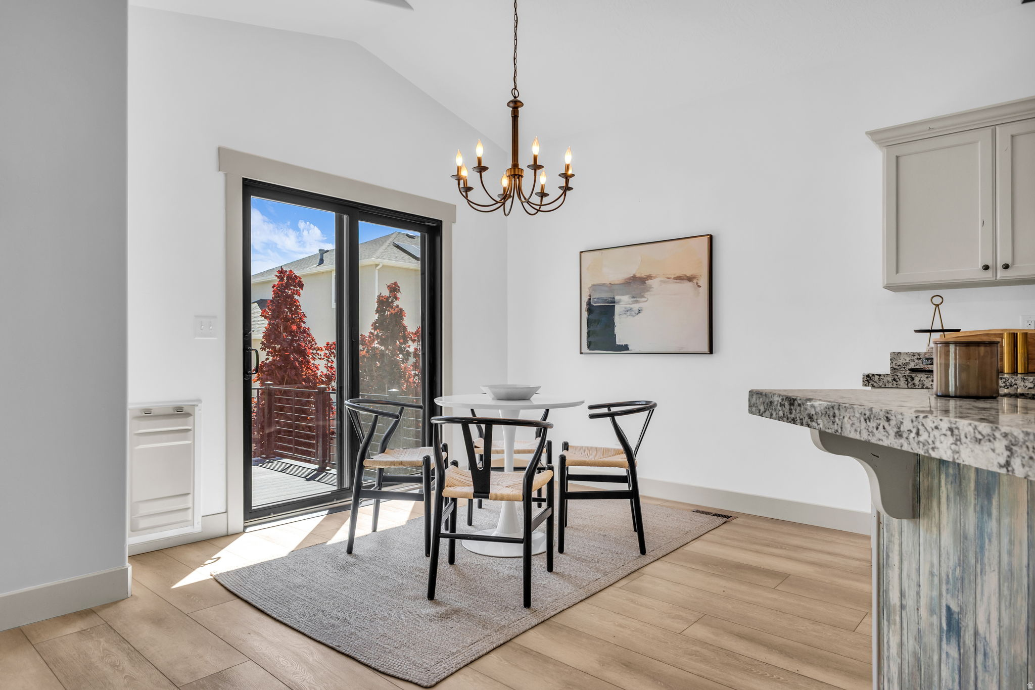 SILVER LAKE - Residential