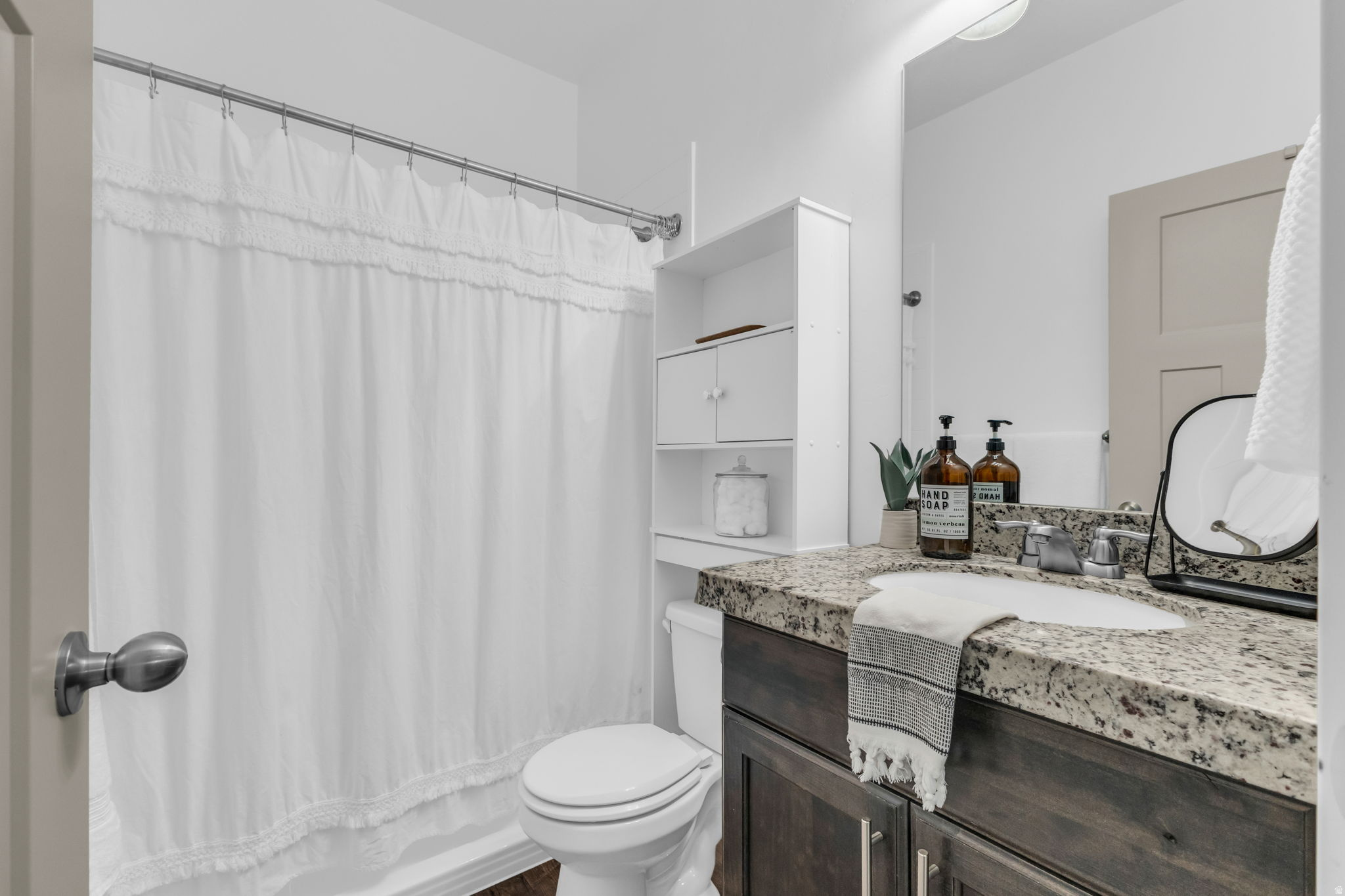 SILVER LAKE - Residential