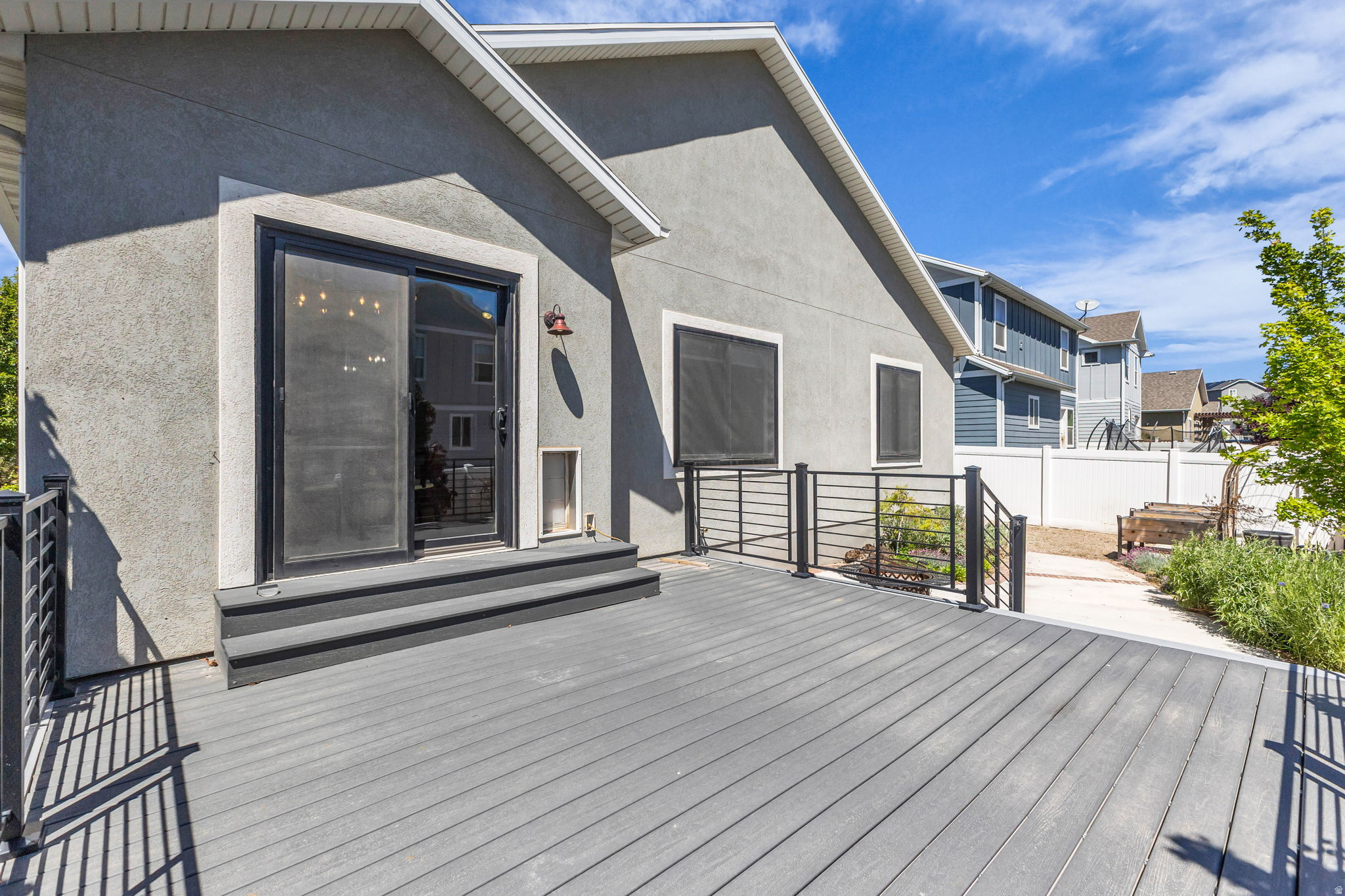 SILVER LAKE - Residential