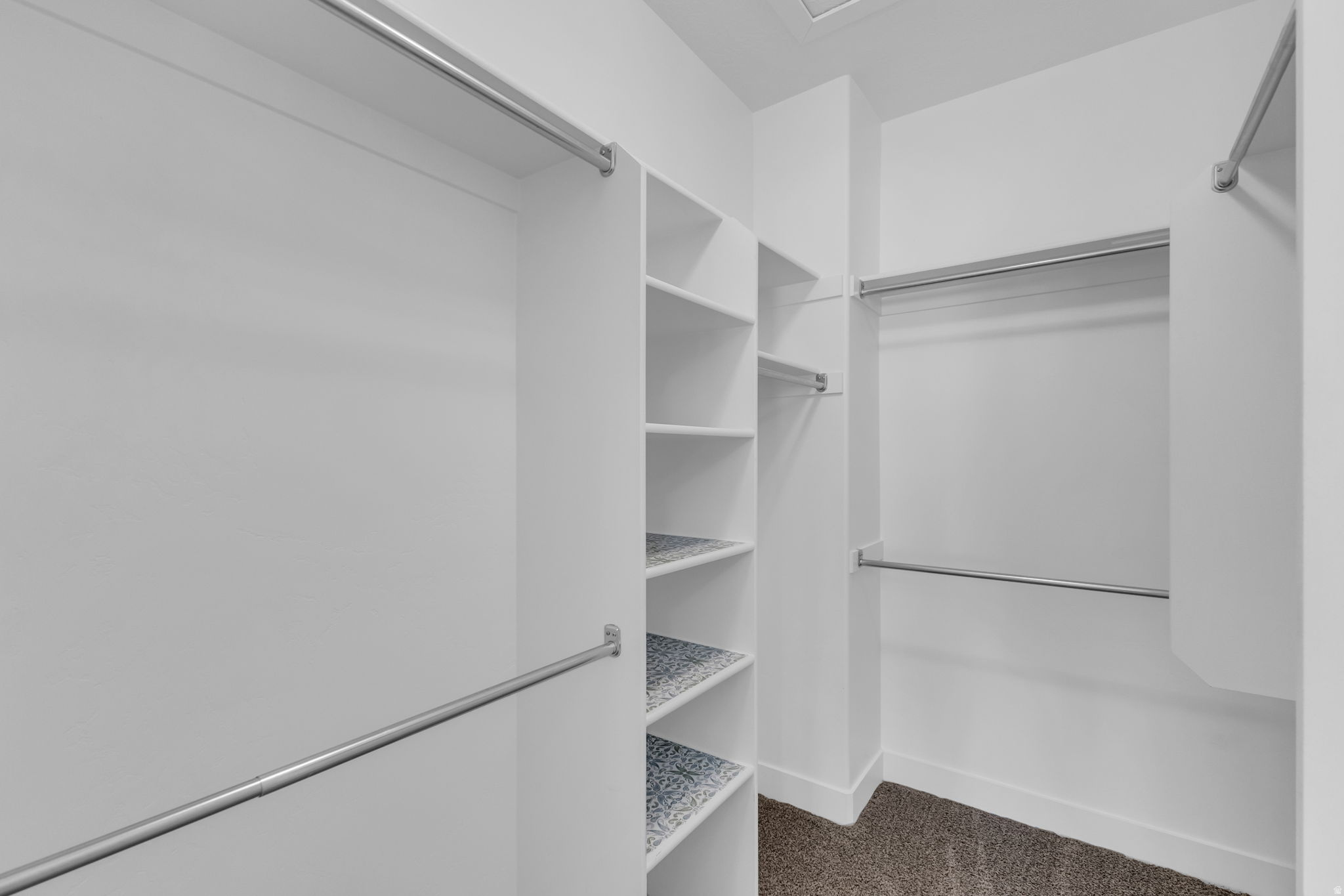 SILVER LAKE - Residential