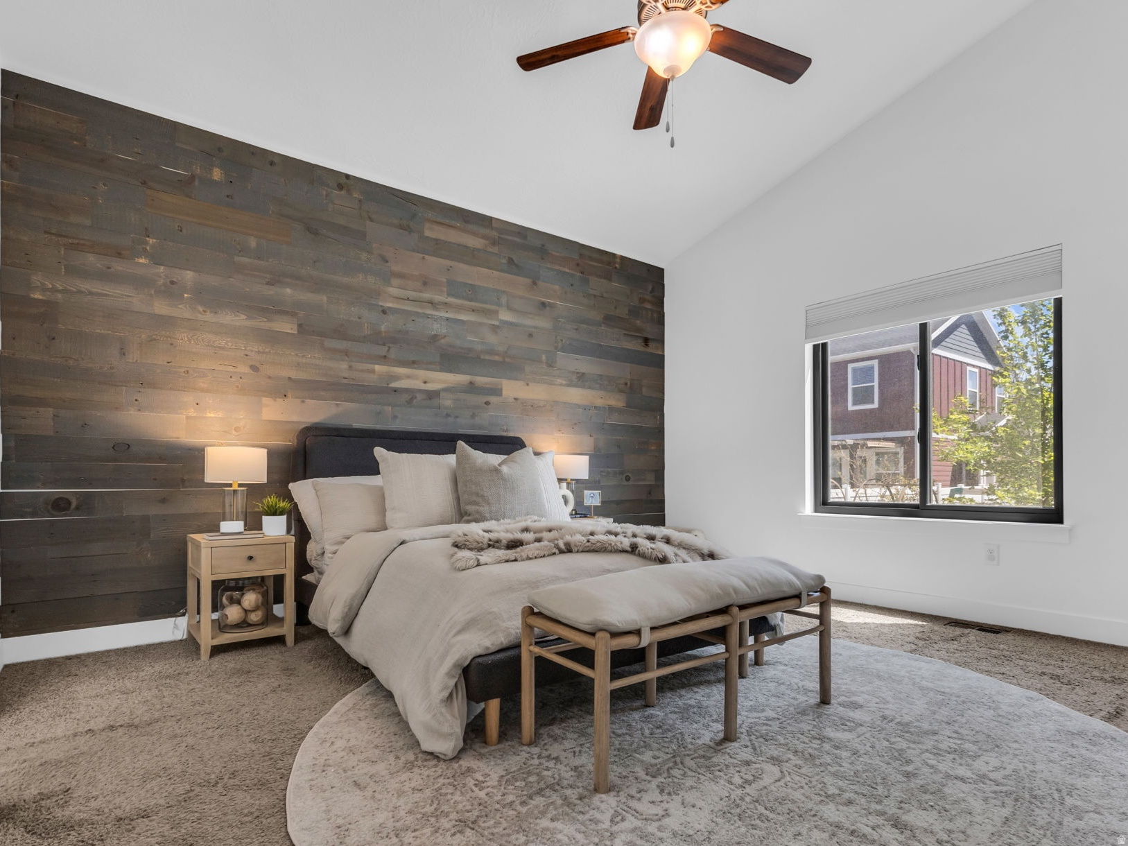 SILVER LAKE - Residential