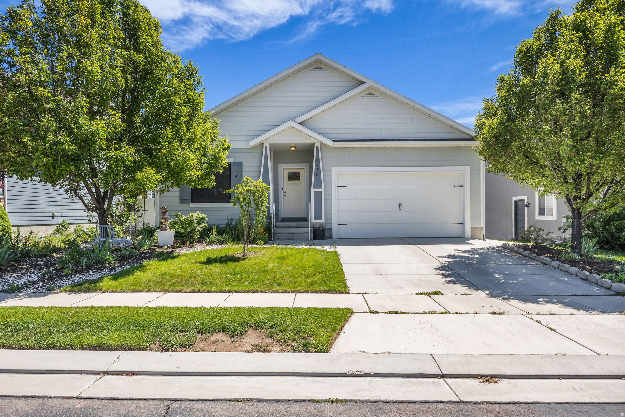 SILVER LAKE - Residential