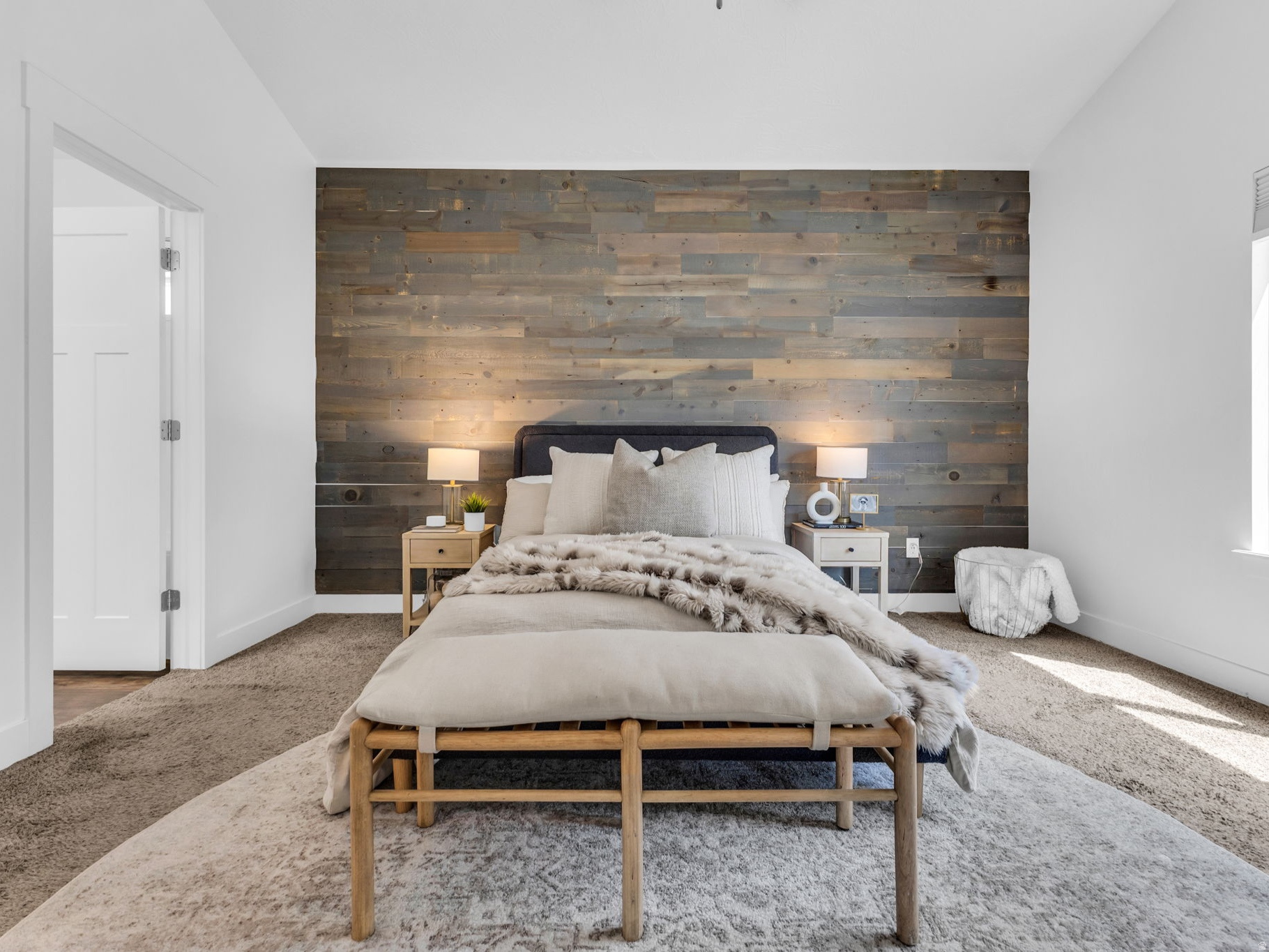 SILVER LAKE - Residential