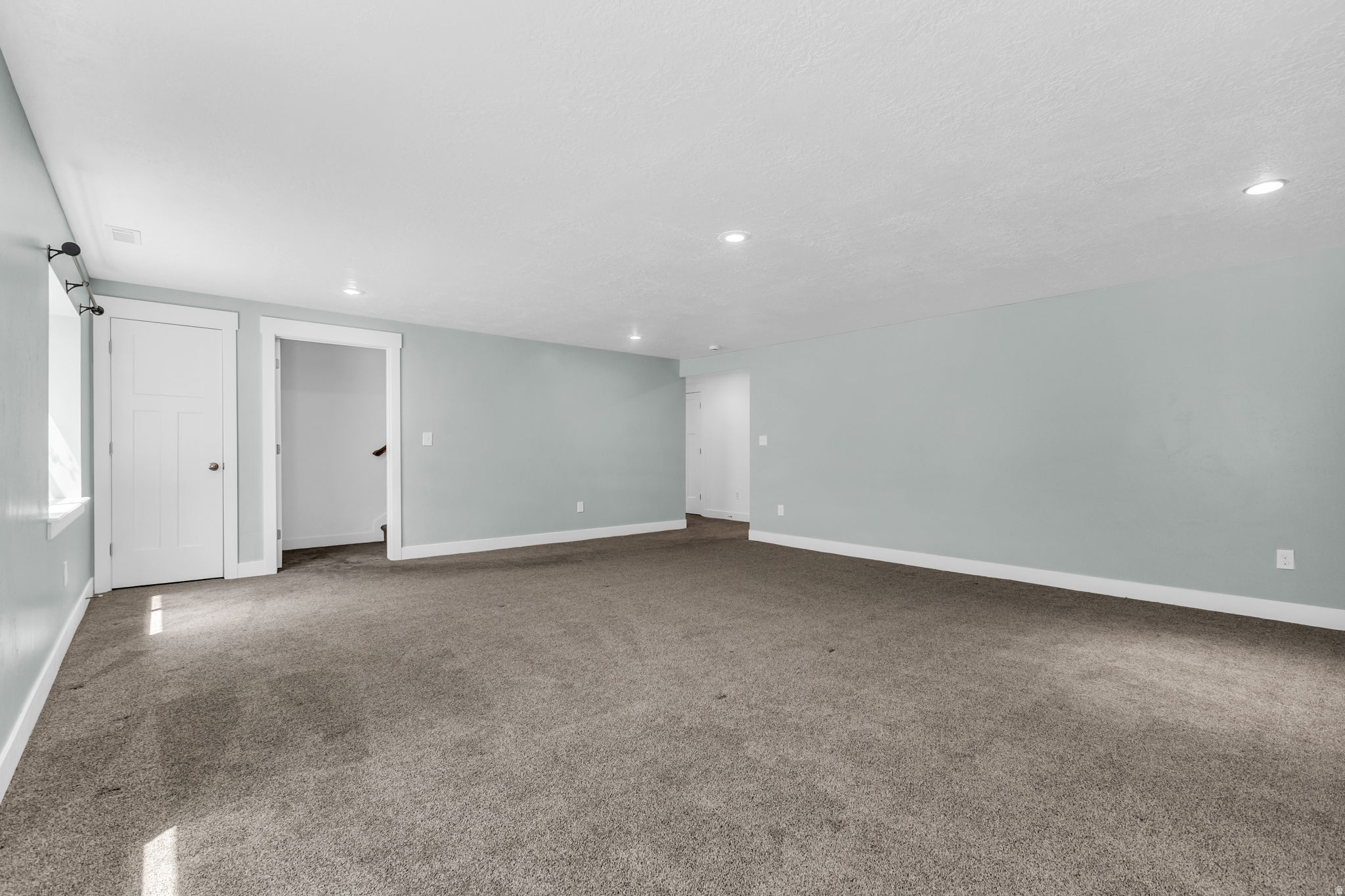 SILVER LAKE - Residential