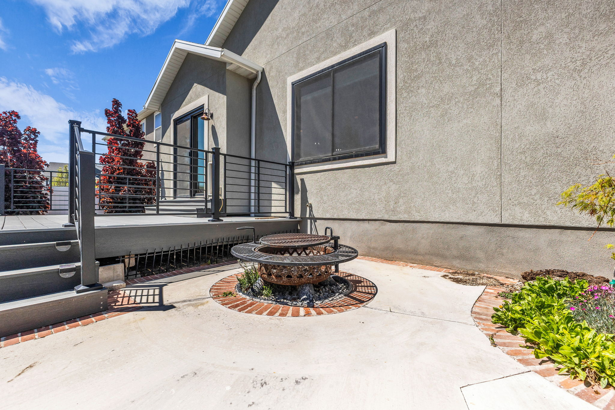SILVER LAKE - Residential